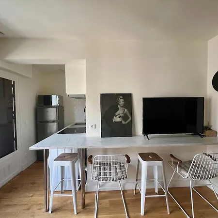 Aux Batignolles - Le Cocon Parisien - 28mb